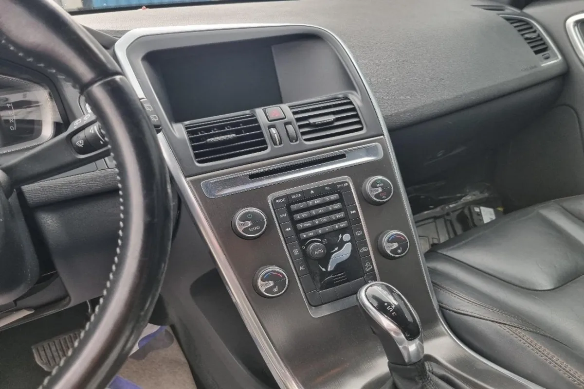 Volvo XC 60 - D ab 04.2008 bis 02.2017 XC 60 D5 AWD 2.4, 215 PS — zdjęcie 8
