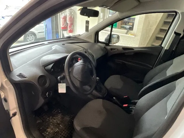Ford Transit Courier Van 1.5 TDCi , 75 PS — zdjęcie 6