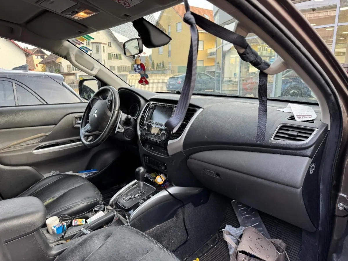 Mitsubishi L200 2.4 Diamond Double Cab A 2.4, 181 PS — zdjęcie 6