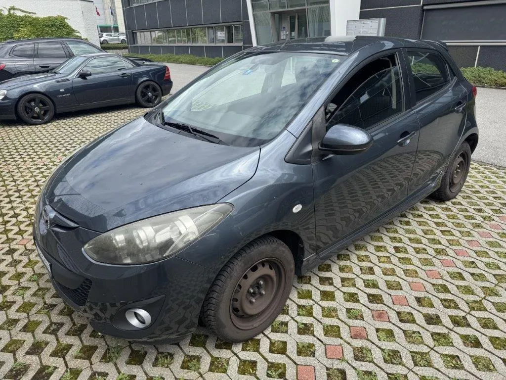 Mazda 2 1.5 MZR Sport, 102 PS — zdjęcie 3