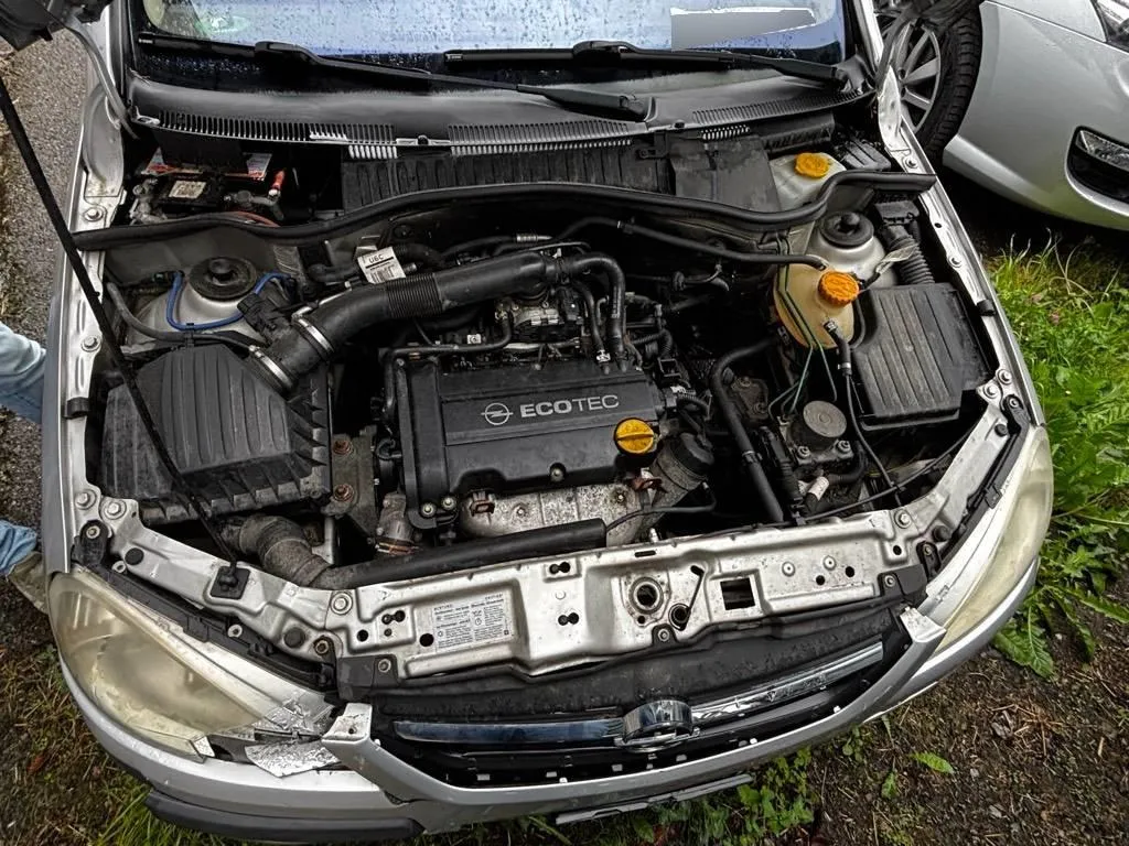 Opel Corsa C Corsa Sport 1.4, 90 PS — zdjęcie 10
